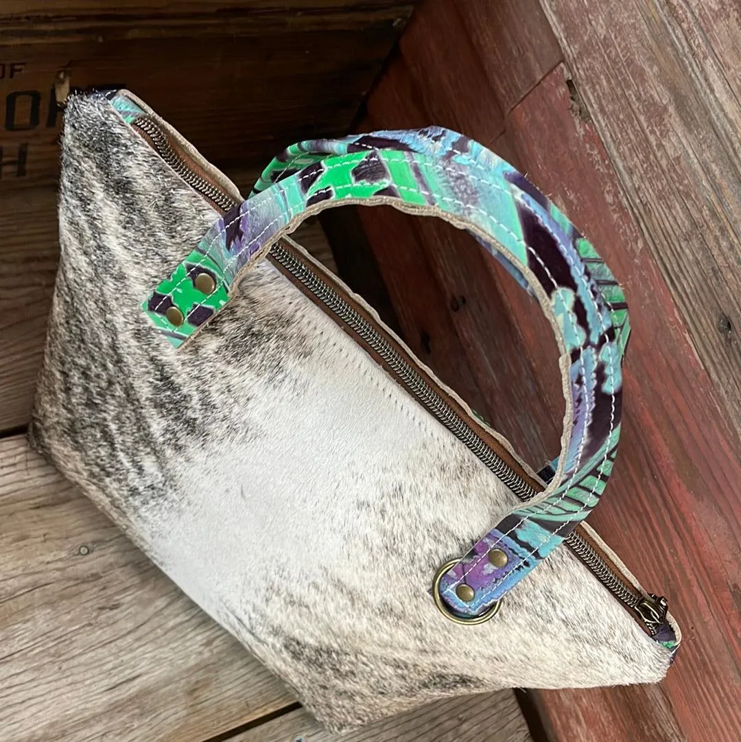 029 Feed Bag - Brindle w/ 90's Party
