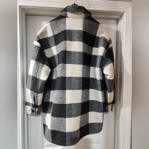 Abercrombie and Fitch Oversized Soft Plaid Flannel Shacket with Flap Pockets. M
