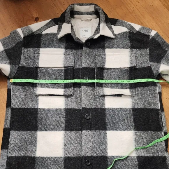 Abercrombie and Fitch Oversized Soft Plaid Flannel Shacket with Flap Pockets. M