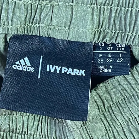Adidas Ivy Park x Peloton Wind Shorts Army Olive Green Capsule Collection Small