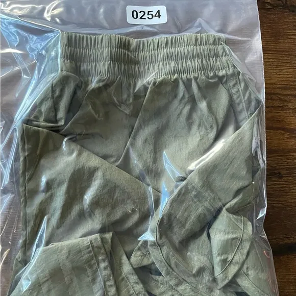 Adidas Ivy Park x Peloton Wind Shorts Army Olive Green Capsule Collection Small