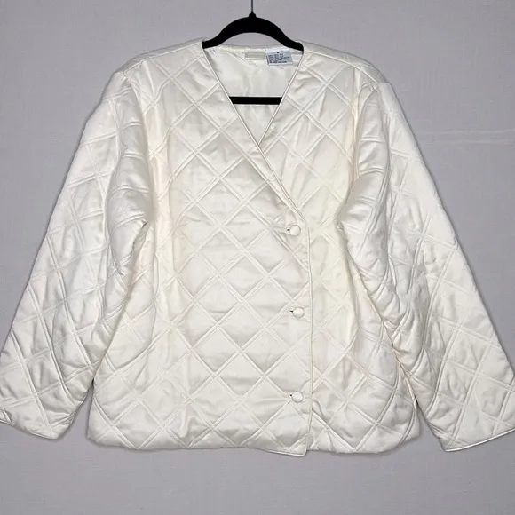 Chambers VTG 100% Silk Quilted Housecoat/Jacket Ecru Color Size M