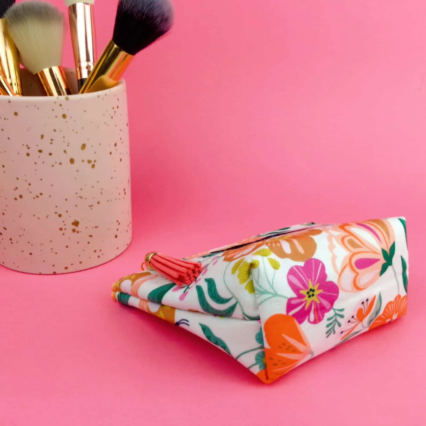 Cream Floral Small Makeup Bag.