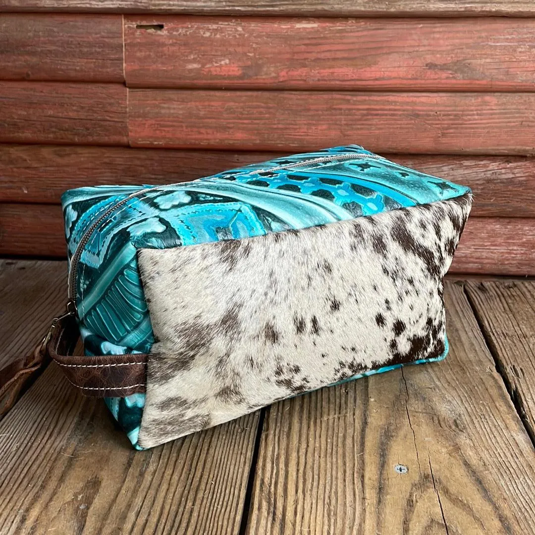 Dutton - Longhorn w/ Turquoise Matrix Navajo