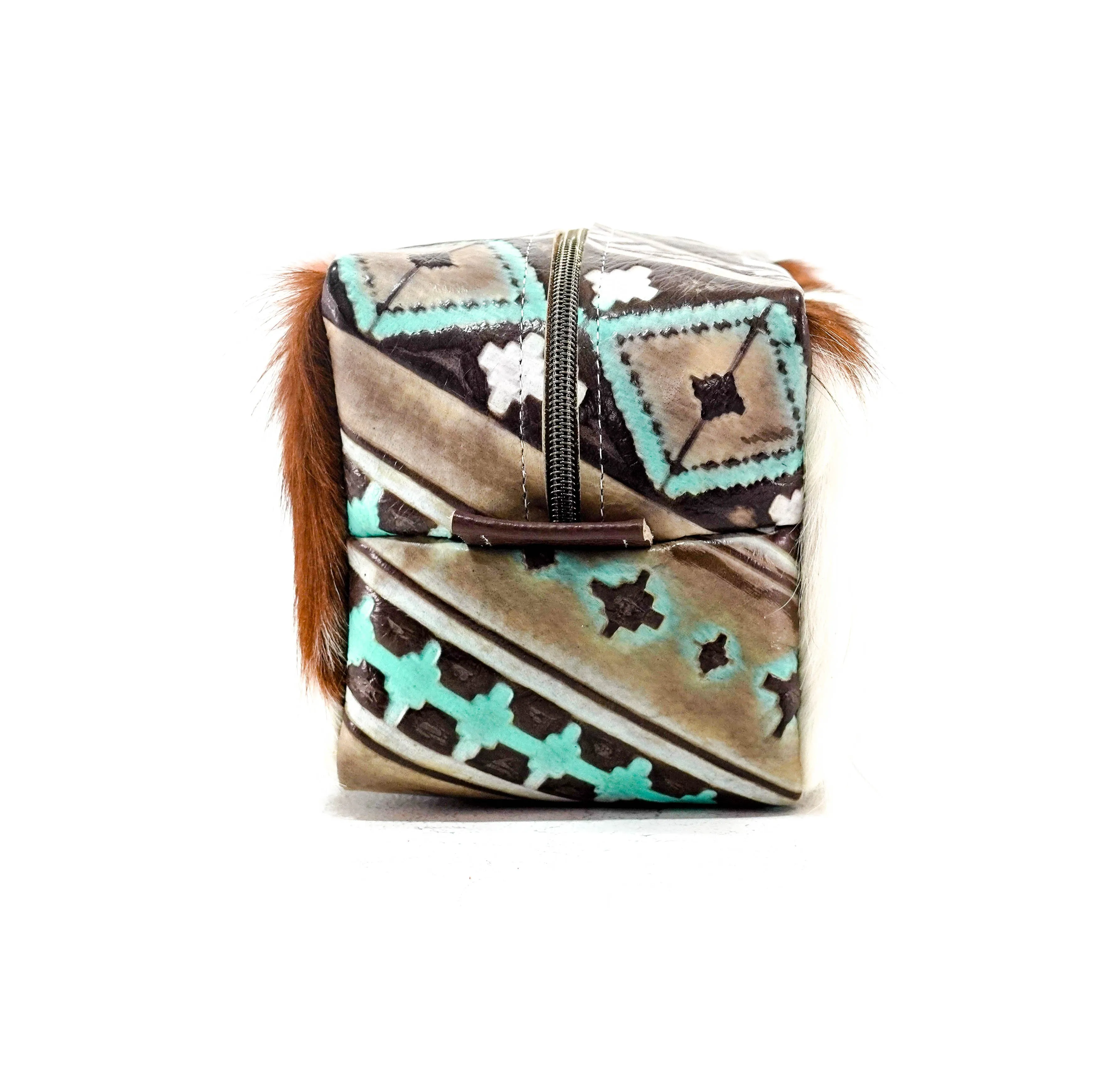 Dutton - Tricolor w/ Cocoa Navajo