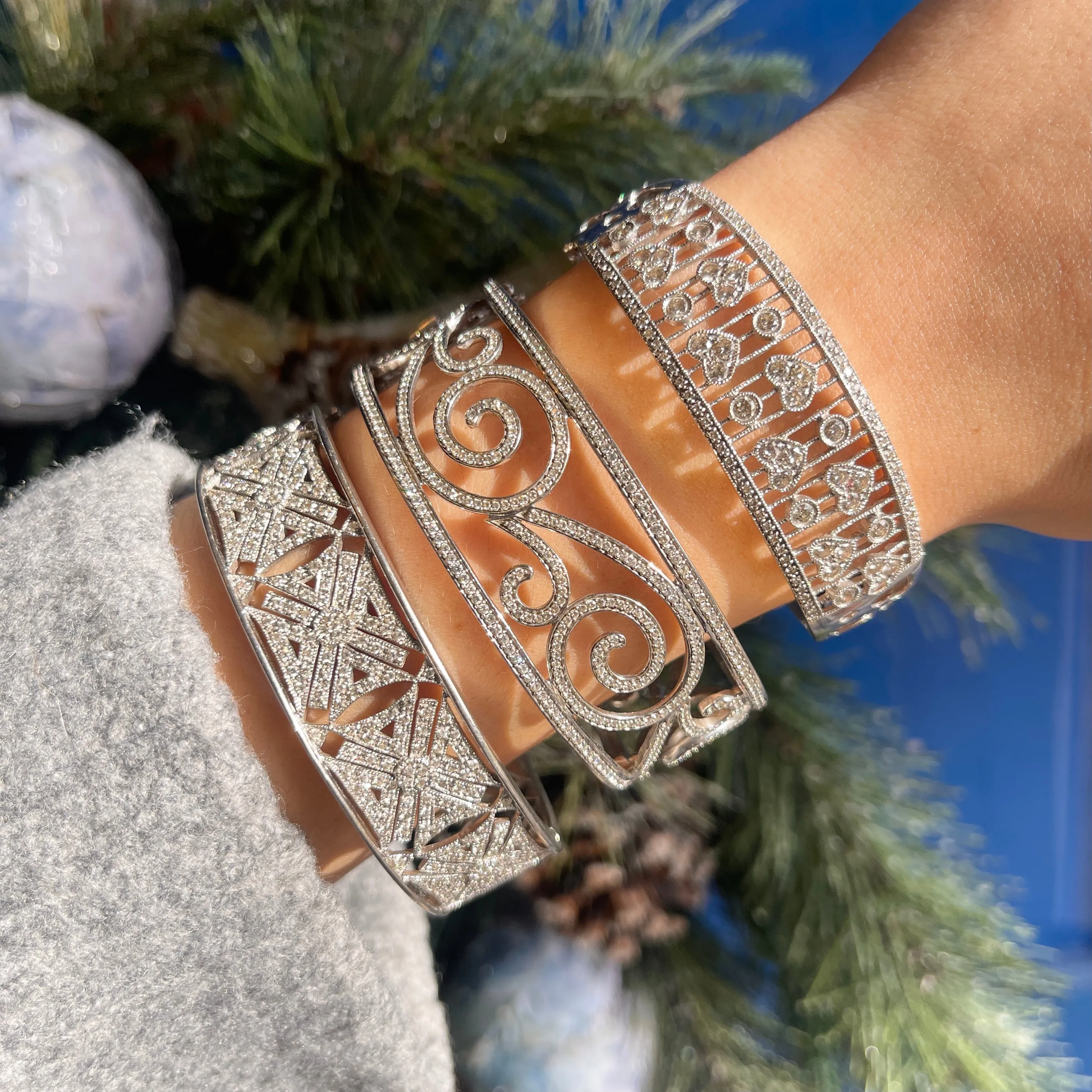 Estate 14KT White Gold Filigree 2.25 CT Pave Diamond Art Deco Bangle Cuff Bracelet