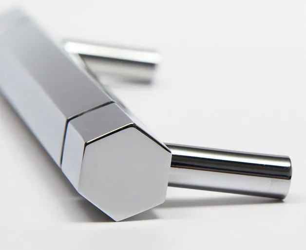 Facet-01 Handle