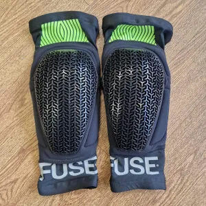 Fuse Omega Pocket Knee Pads