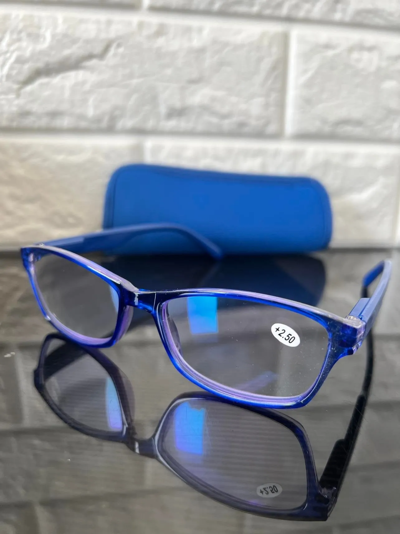 Great Quality Fashion Blue Light Blocking Readers with case - Blue -  2.50