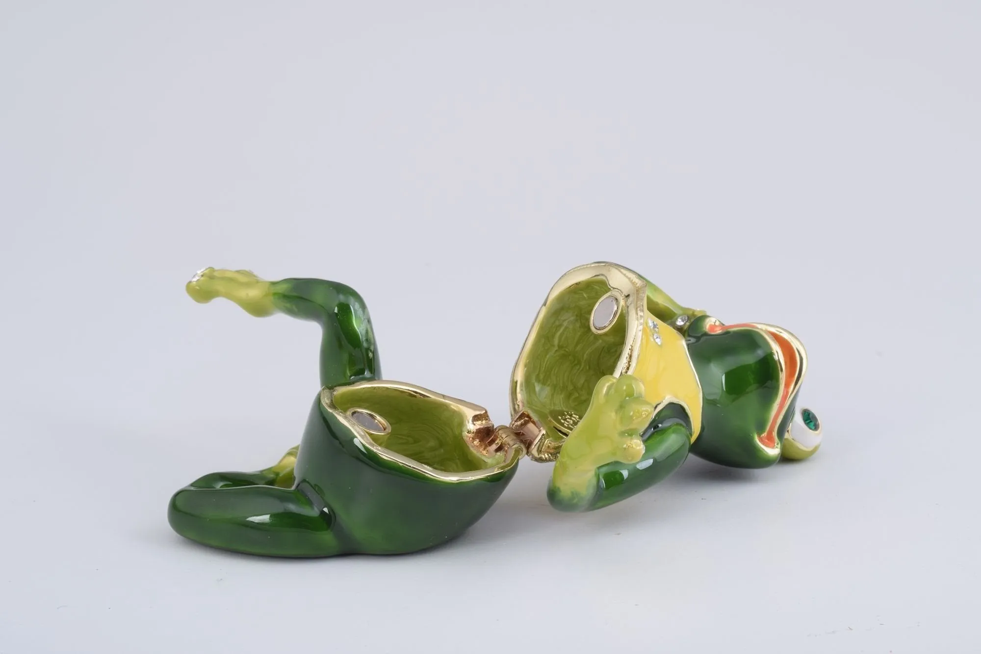 Gymnastic Frog with a Yellow Shirt