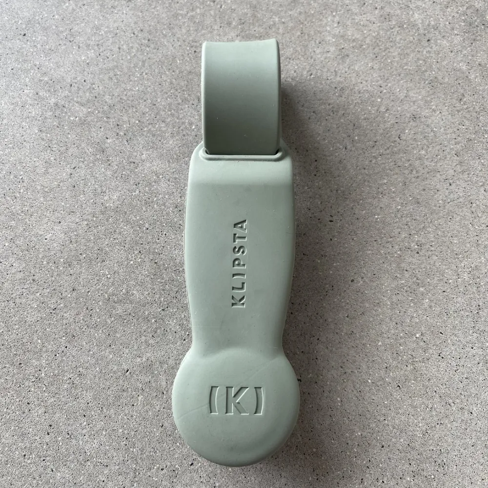 HAT CLIP - GREEN