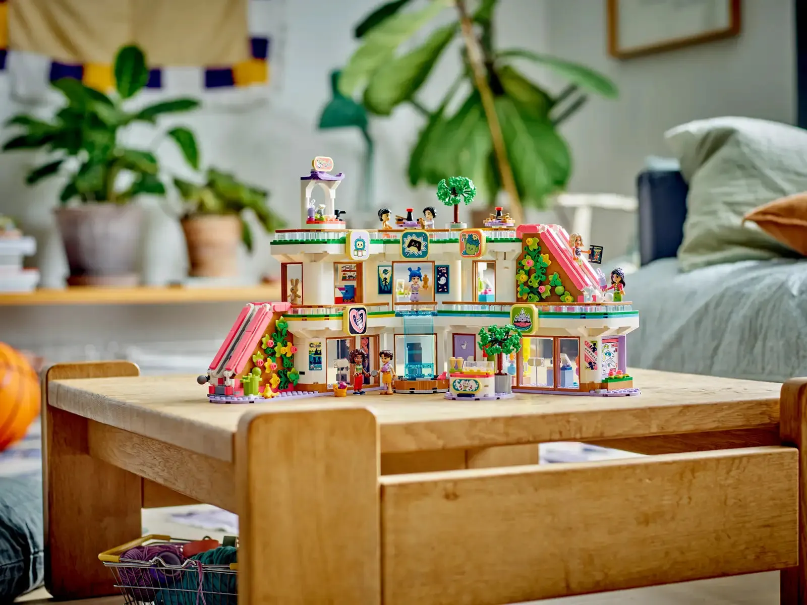 Lego Heartlake City Shopping Mall (42604)
