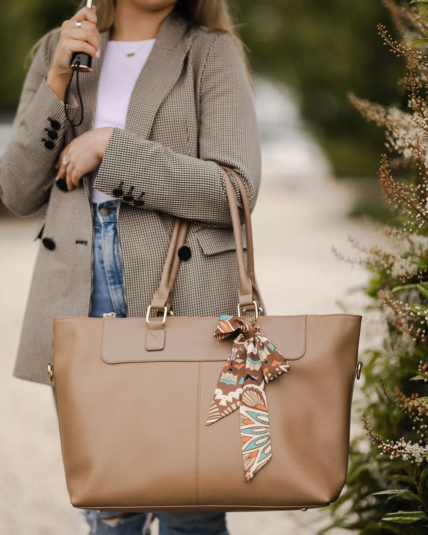 LOUENHIDE Kiki Bag Scarf - Coffee
