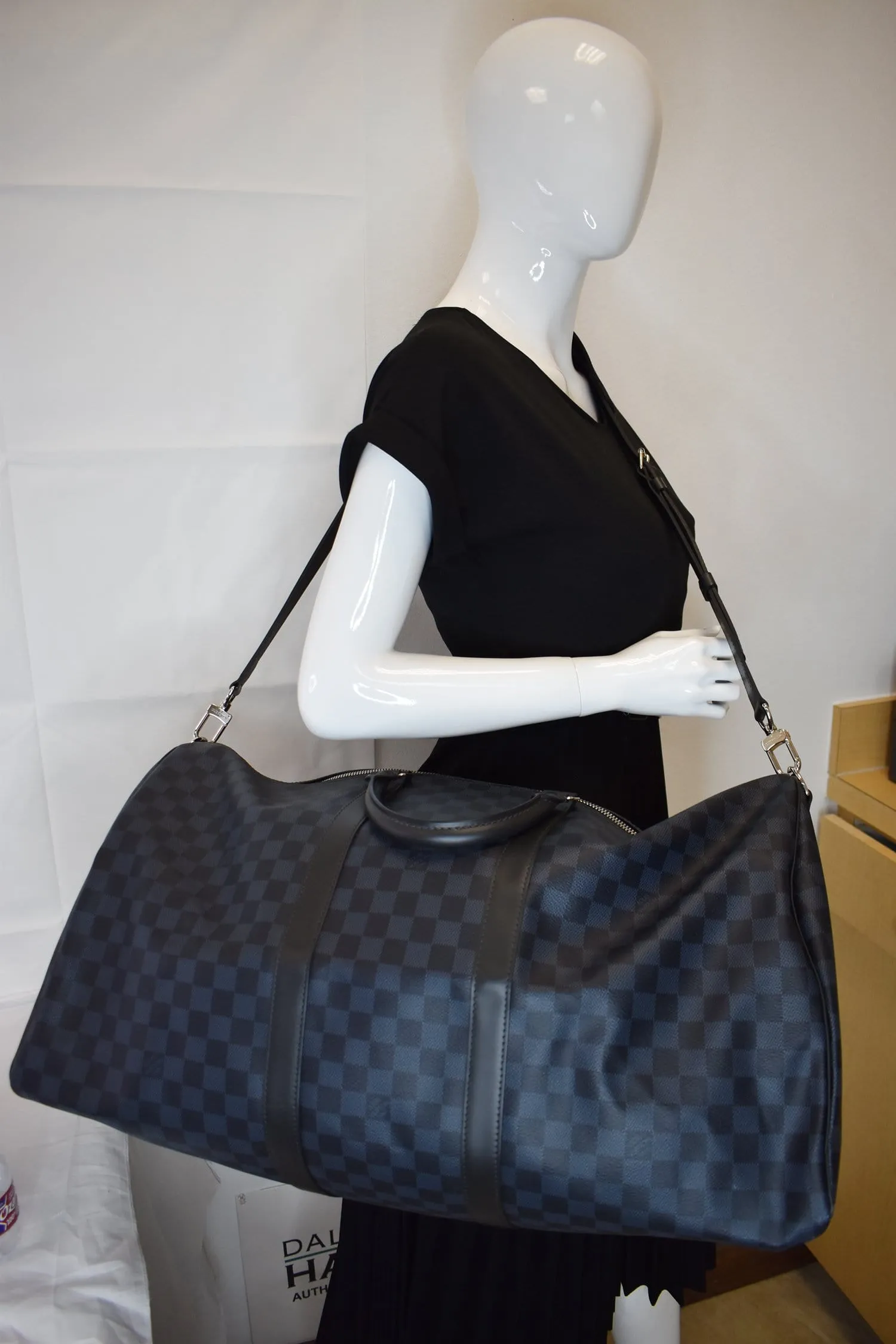 LOUIS VUITTON Keepall Bandouliere 55 Damier Graphite Travel Bag Black
