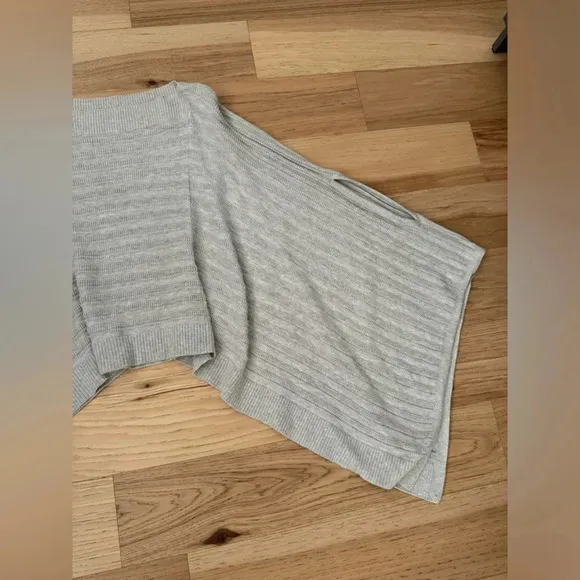 Lululemon Forward Flow Poncho Heathered Core Ultra Light Grey size OS casual
