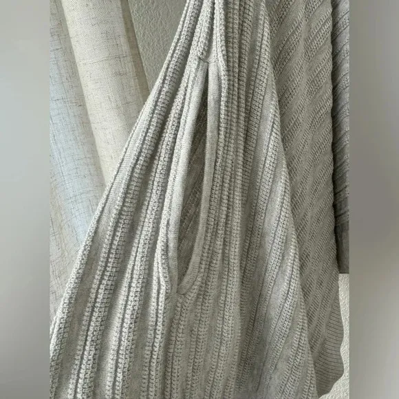 Lululemon Forward Flow Poncho Heathered Core Ultra Light Grey size OS casual