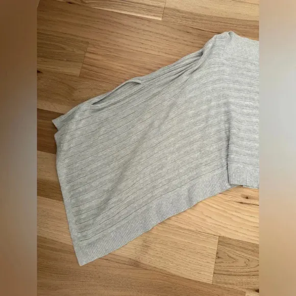 Lululemon Forward Flow Poncho Heathered Core Ultra Light Grey size OS casual