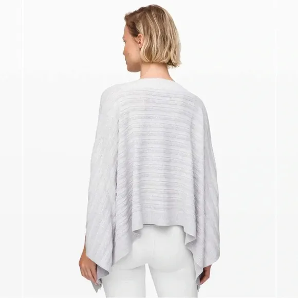 Lululemon Forward Flow Poncho Heathered Core Ultra Light Grey size OS casual