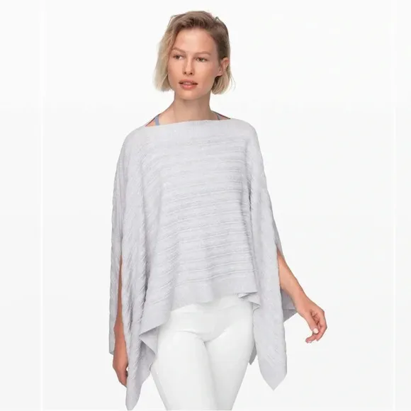 Lululemon Forward Flow Poncho Heathered Core Ultra Light Grey size OS casual