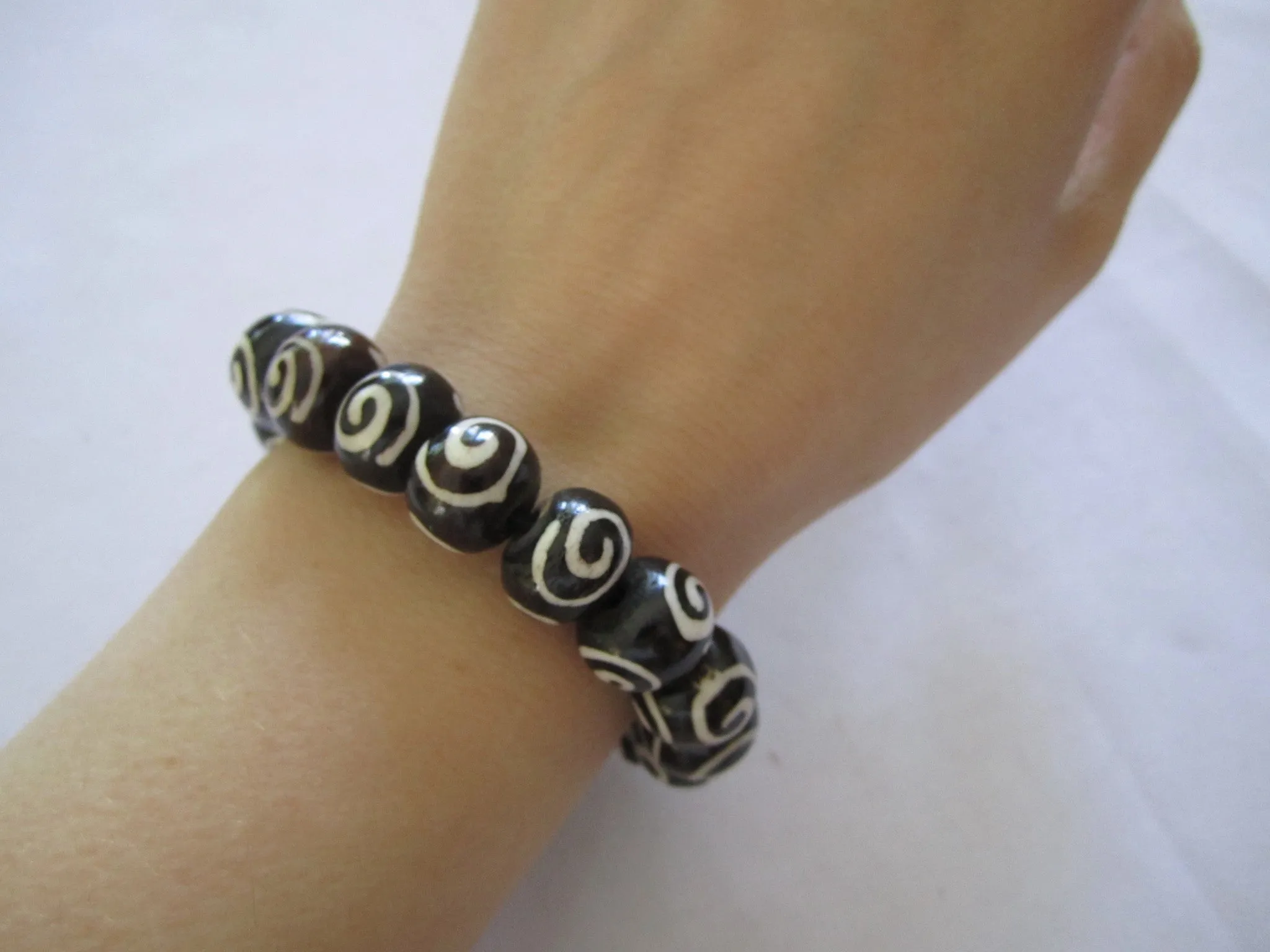 Nepal Bone Patterned Stretch Bracelet