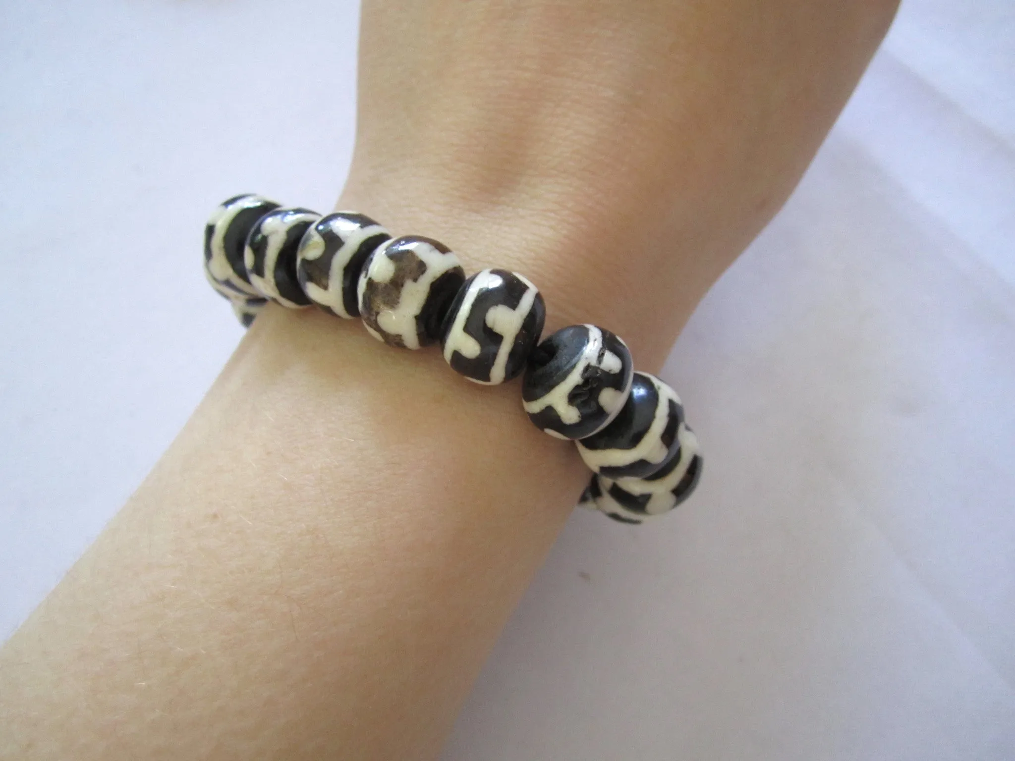 Nepal Bone Patterned Stretch Bracelet