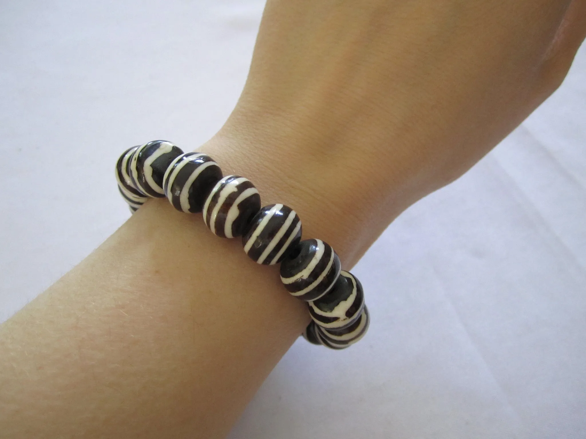 Nepal Bone Patterned Stretch Bracelet