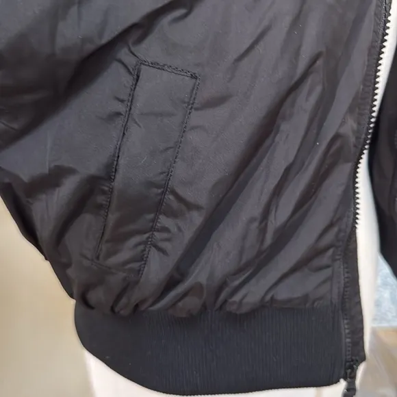 [Old Navy] Women Puffer Quilted Jacket with banded waist/neck Size:XS