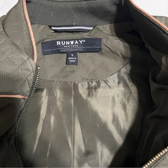 Runway New York NWT SAMPLE quilted jacket SIZE SMALL