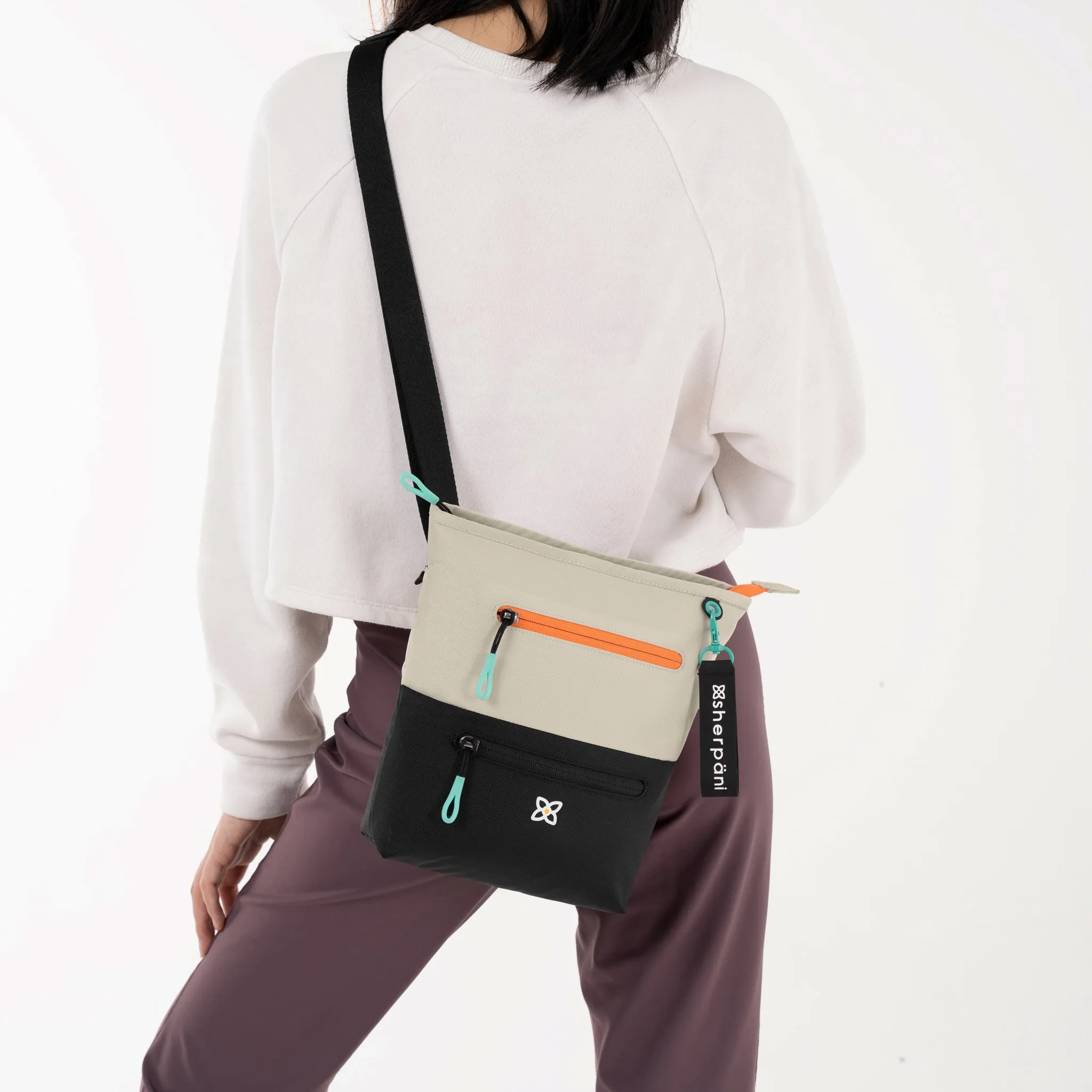 Sherpani Sadie V1 Crossbody bluff