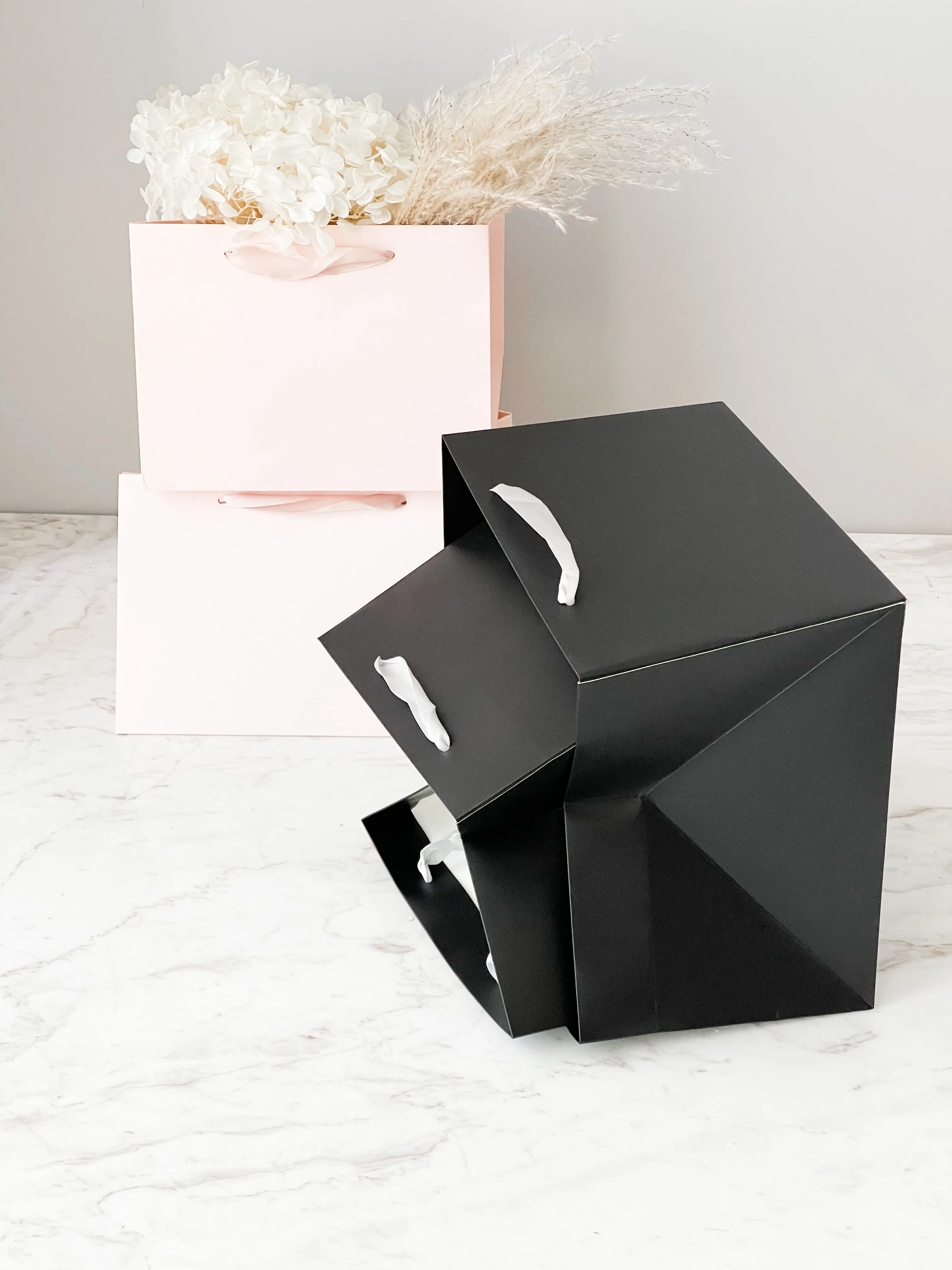 Short Flower/Gift bag with silk handle in different color and size