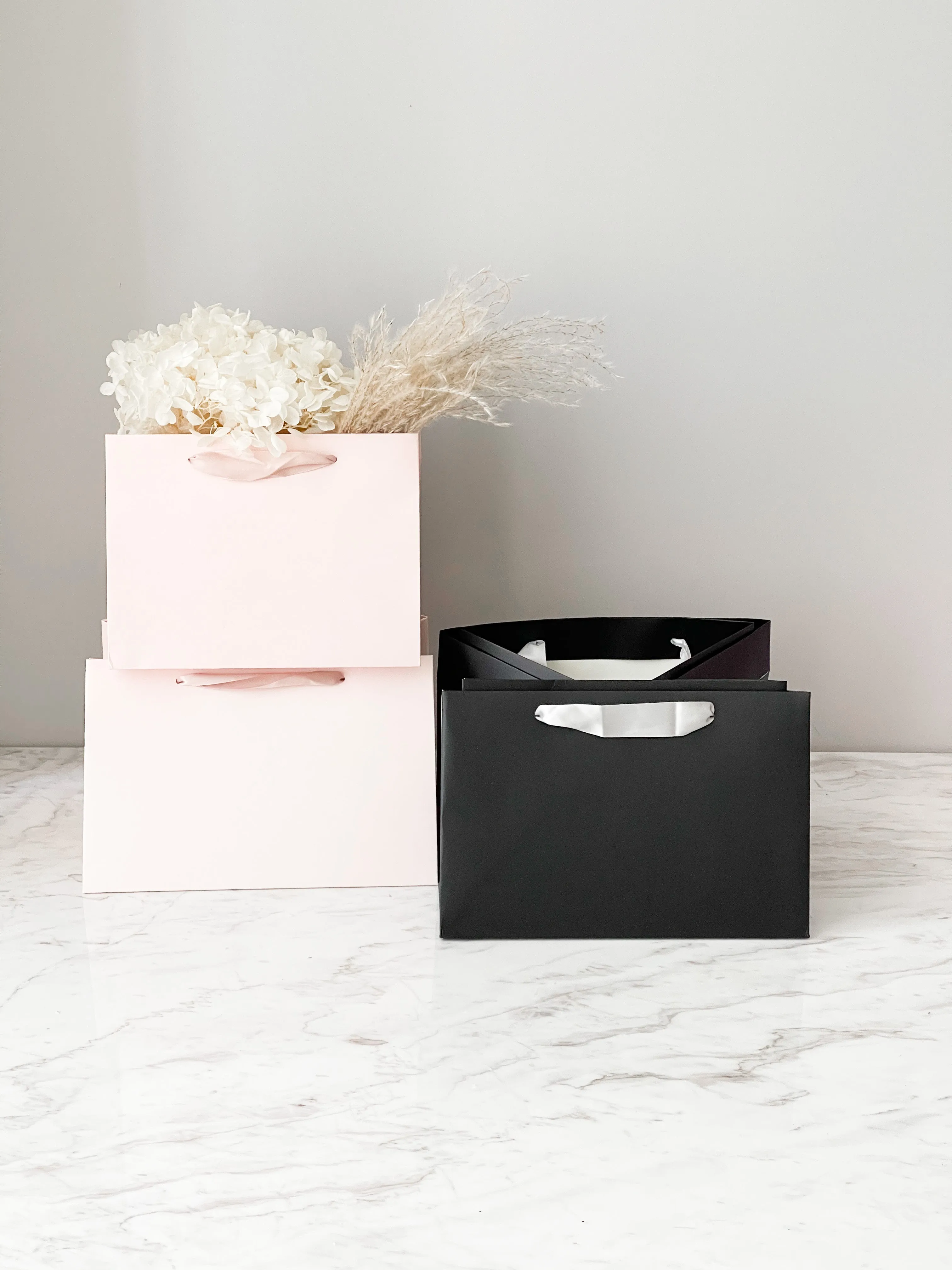 Short Flower/Gift bag with silk handle in different color and size
