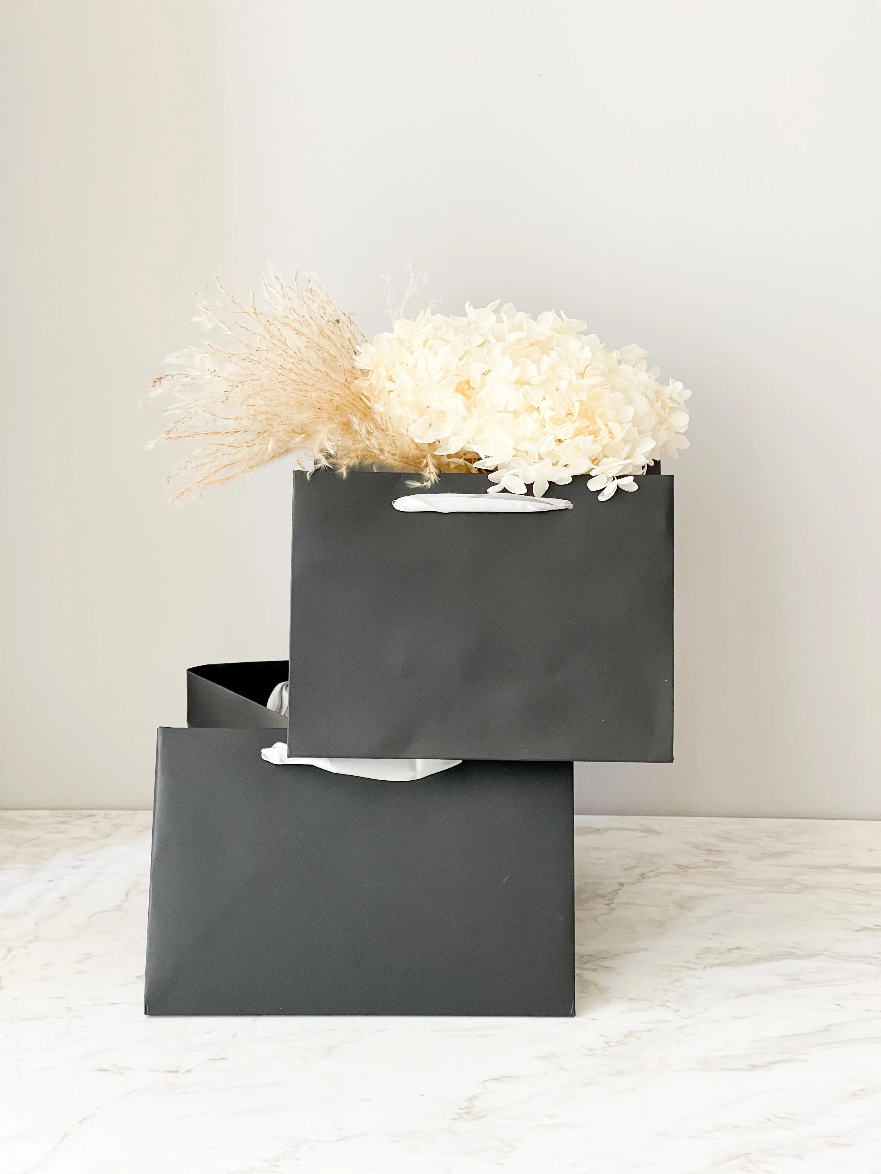 Short Flower/Gift bag with silk handle in different color and size