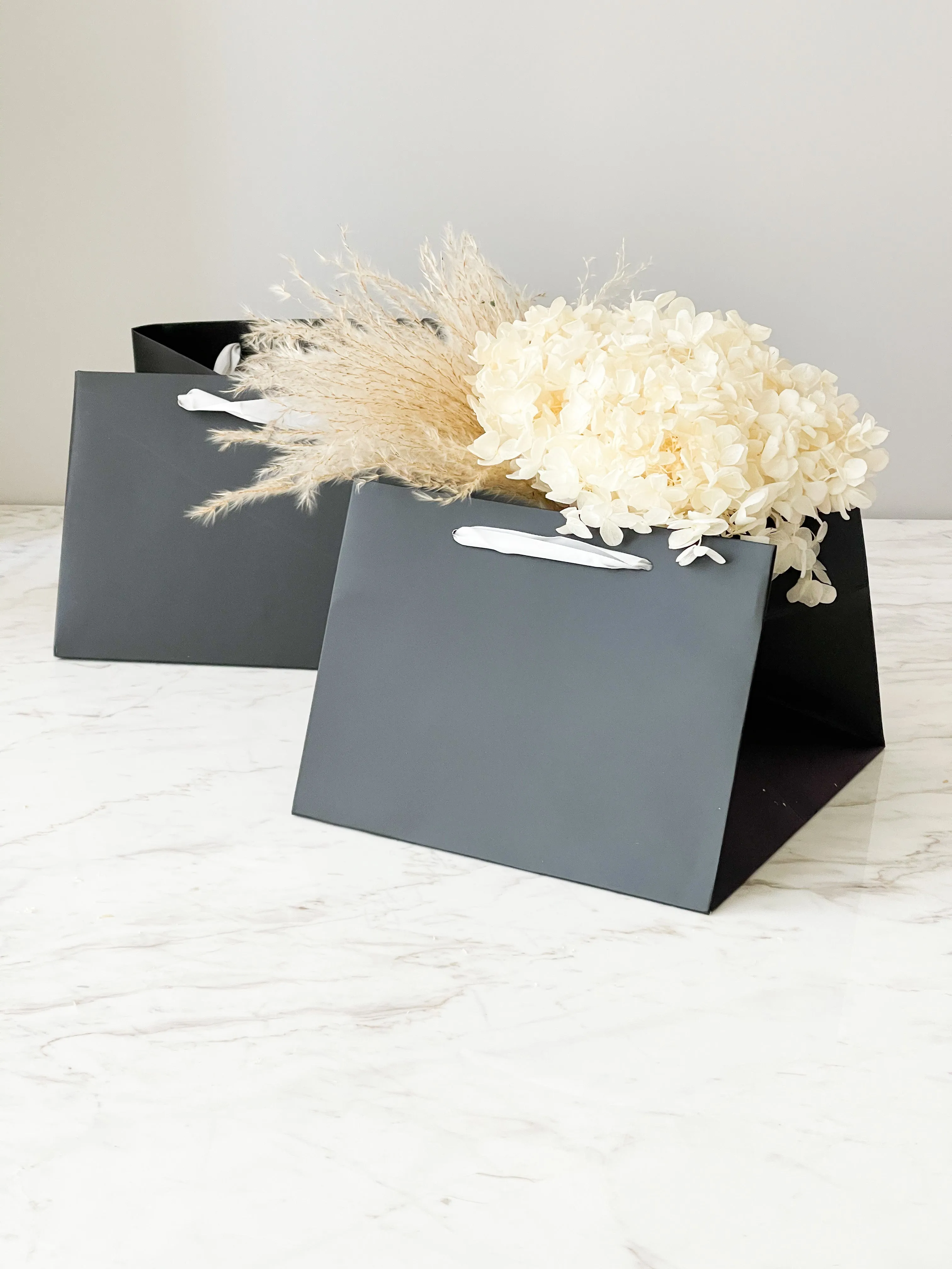 Short Flower/Gift bag with silk handle in different color and size