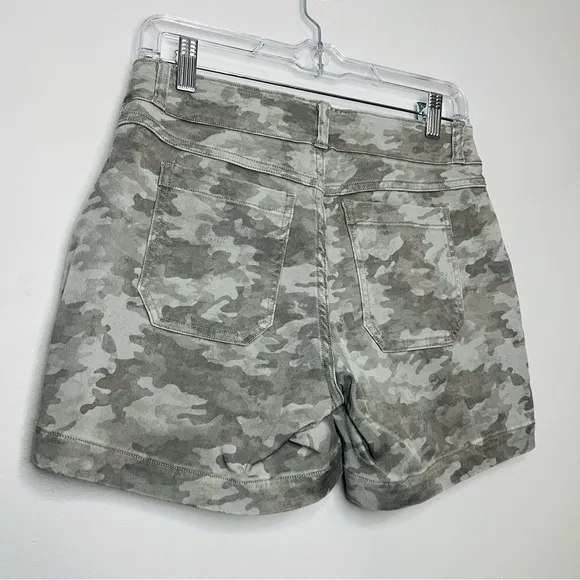 Spanx Stretch Twill Short Size Small Camo Print gray