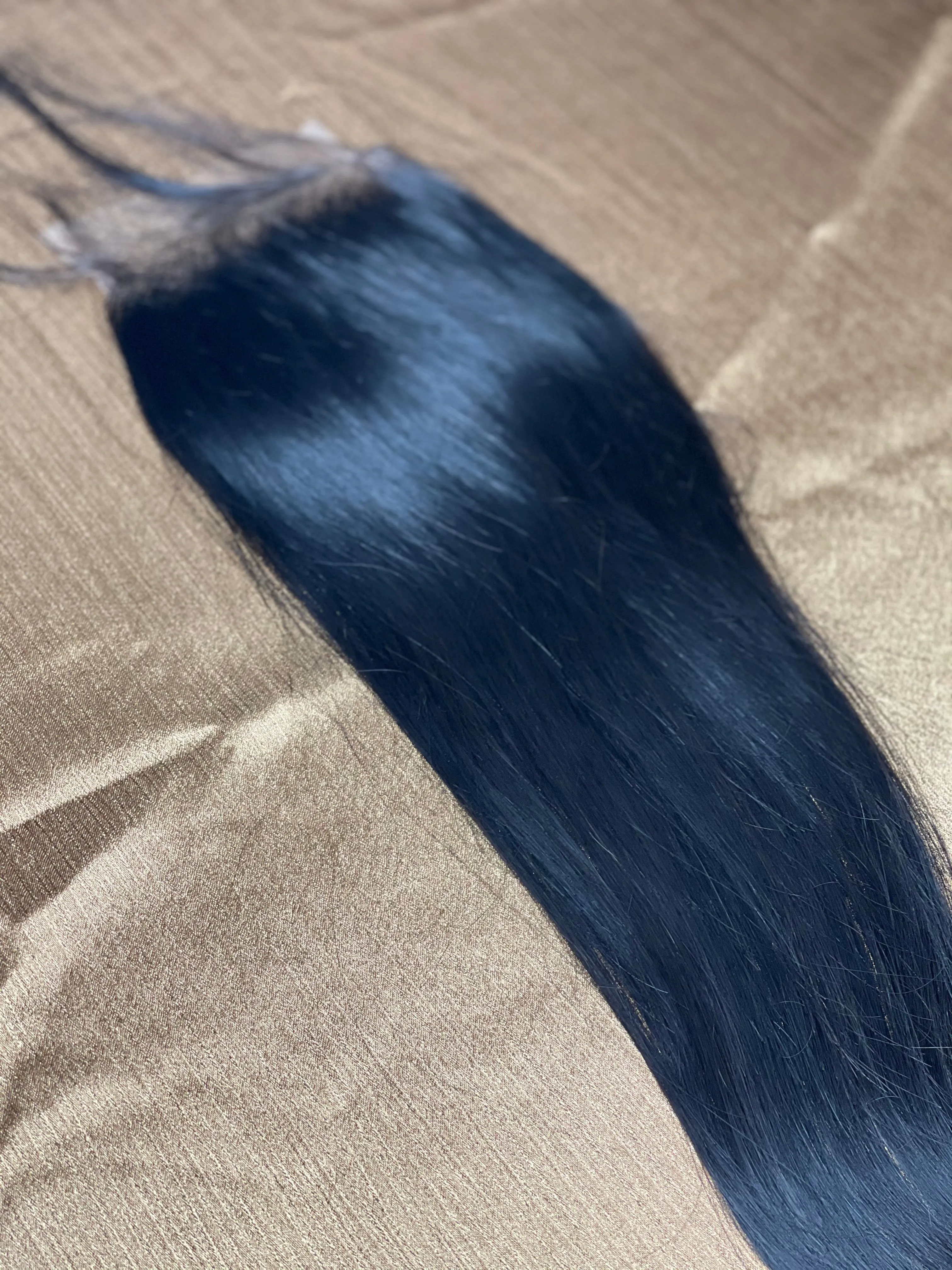 STRAIGHT RAW CLOSURE