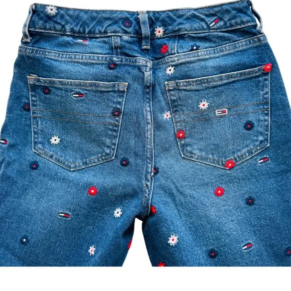 Tommy Hilfiger Embroidered Flowers Ultra High Rise Tapered Mom Jeans Size 4 NWOT