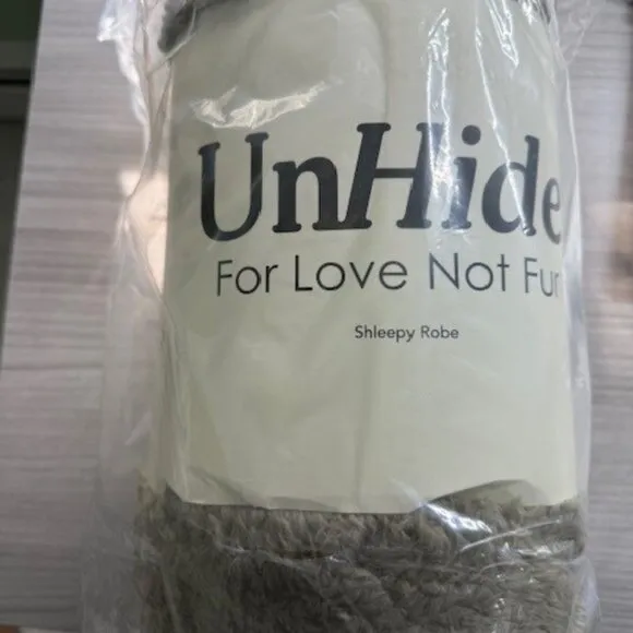 UnHide Shleepy Robe