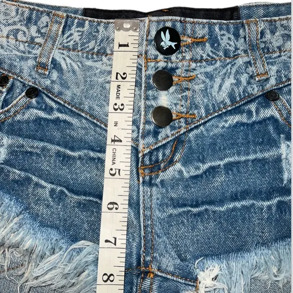 Unique One Teaspoon Patterned Fringed Shorts