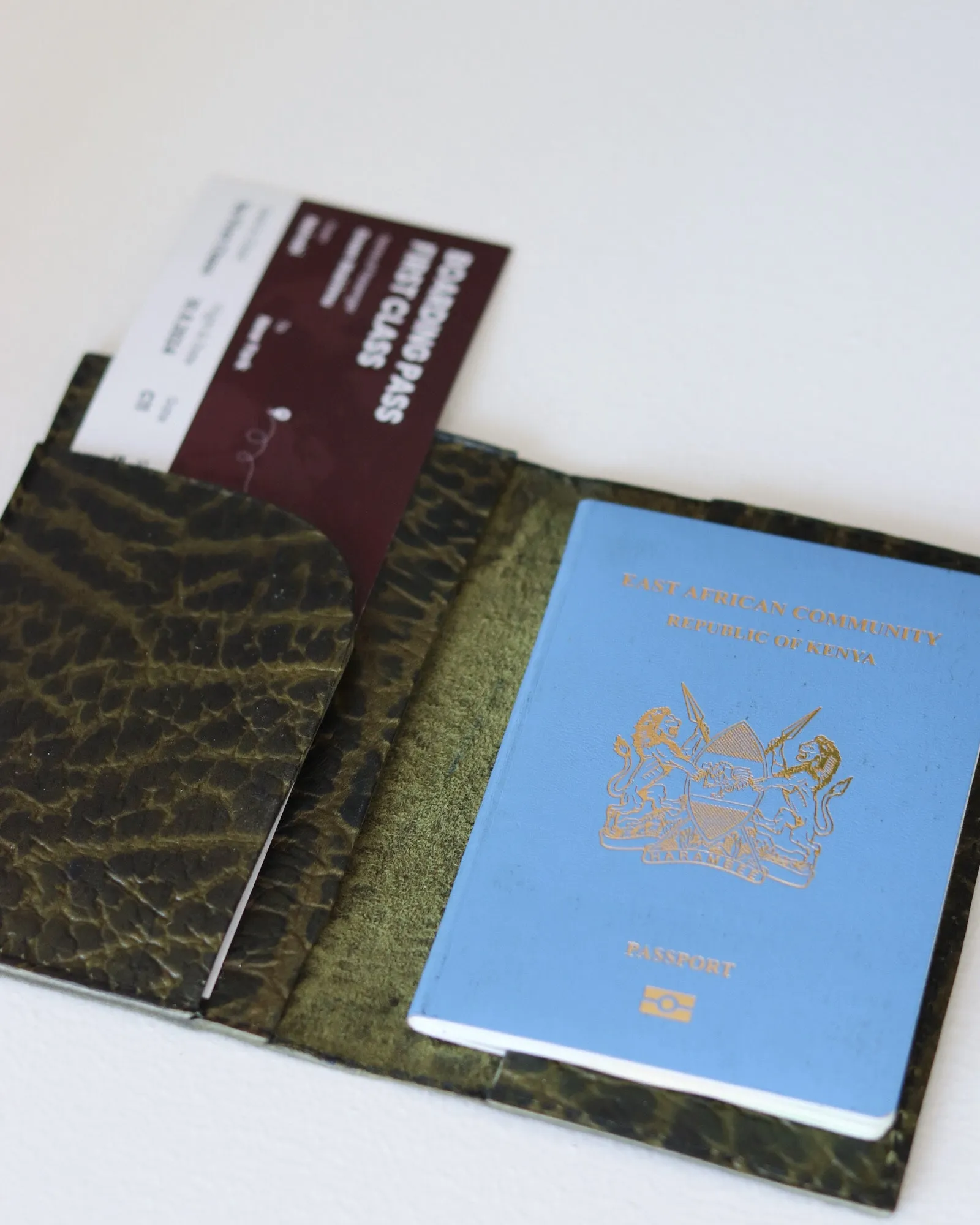 'Zuri' Leather Passport Holder & Luggage Tag Set